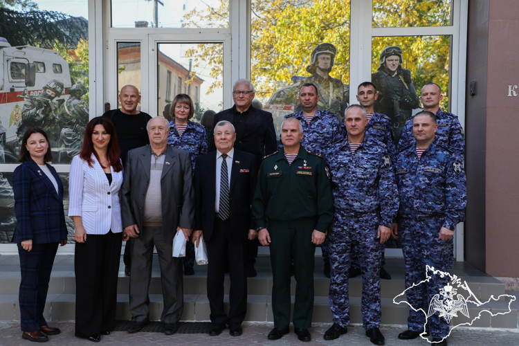 В КРЫМУ ПОДРАЗДЕЛЕНИЯ ВНЕВЕДОМСТВЕННОЙ ОХРАНЫ РОСГВАРДИИ ОТМЕТИЛИ ПРОФЕССИОНАЛЬНЫЙ ПРАЗДНИК