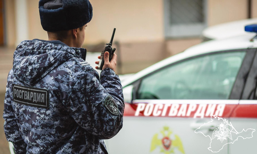 В Симферополе росгвардейцы помогли заблудившемуся мальчику вернуться домой