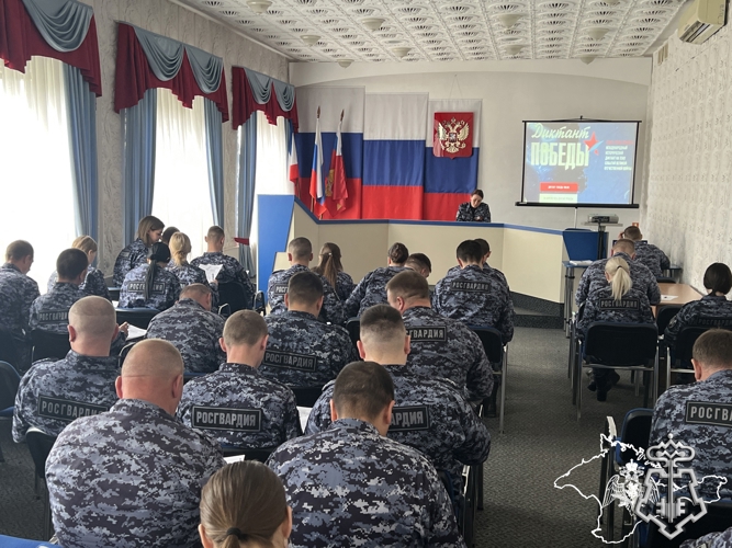В Крыму росгвардейцы приняли участие в «Диктанте Победы»