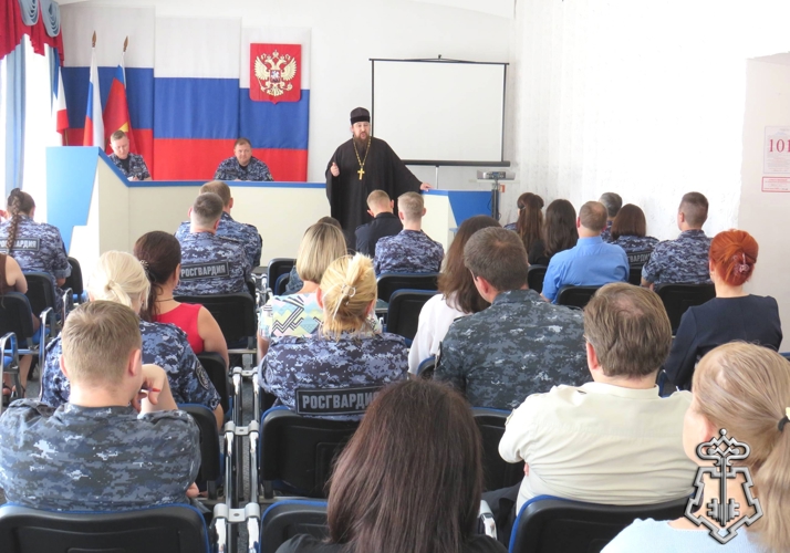Росгвардейцы стали участниками встречи с представителем духовенства Симферопольской и Крымской епархии в День празднования Крещения Руси