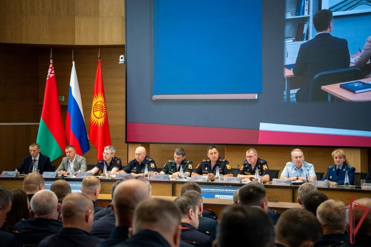 Руководитель управления вневедомственной охраны Росгвардии по Республике Крым принял участие во Всероссийском совещании-семинаре в Нижнем Новгороде (ВИДЕО)